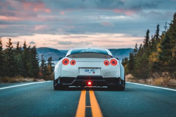7. carros eletricos hibridos performance